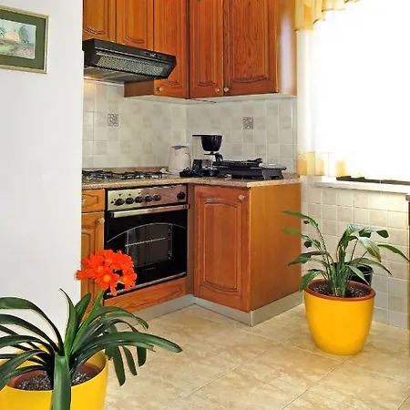 Rosa - Lbn380 By Interhome * Krnica